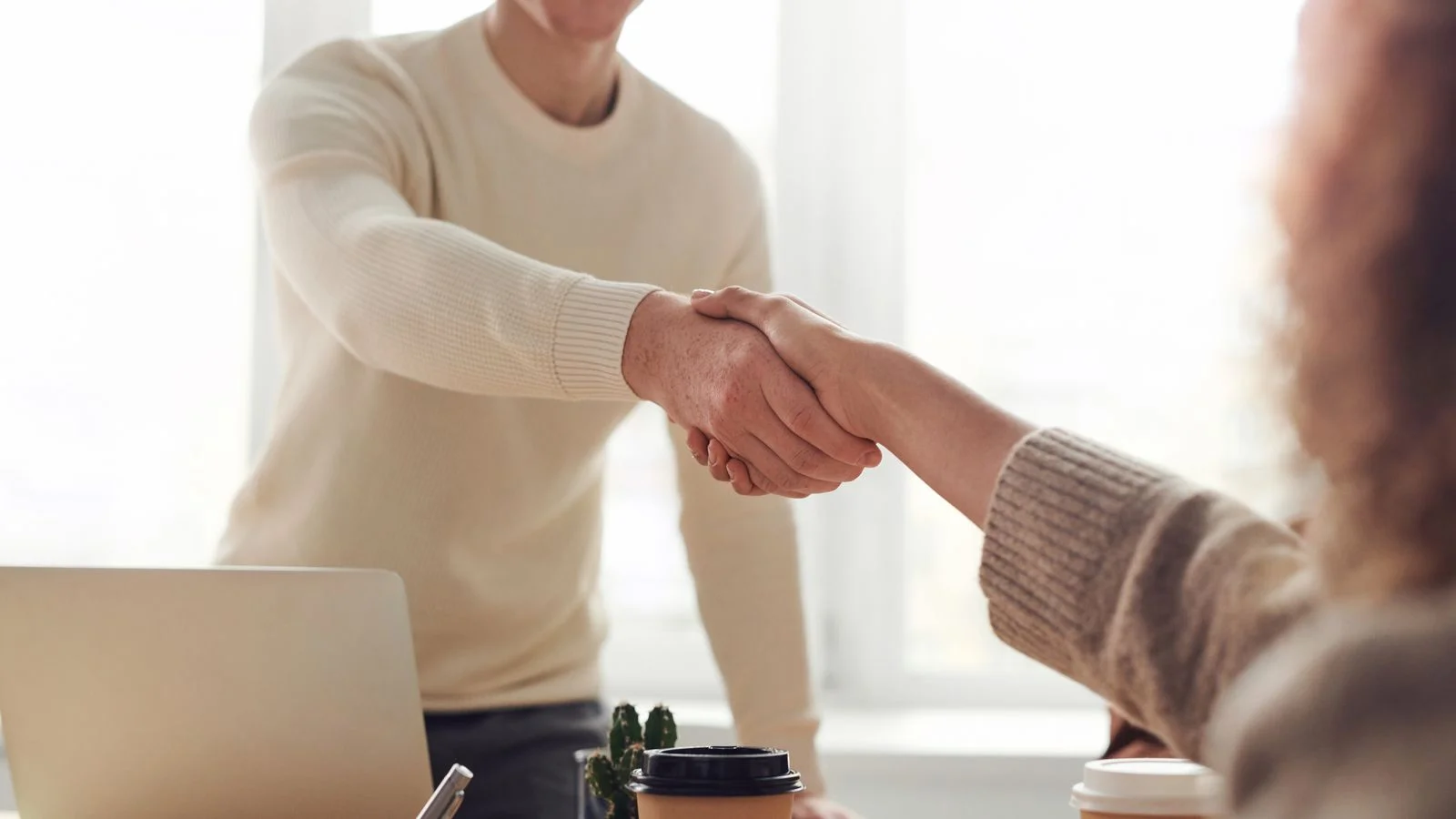 Hva er arbeidsgivers omsorgsplikt for forretningsreiser?